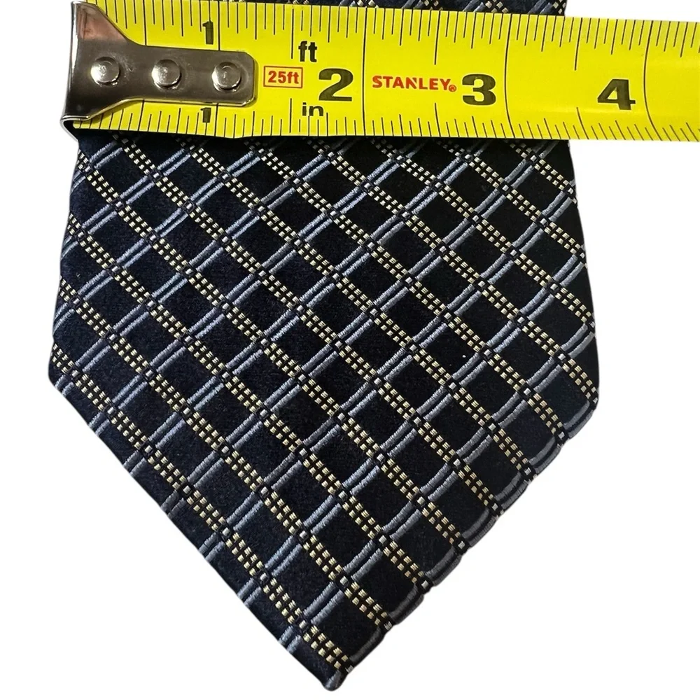 Neiman Marcus Tie‎ Blue Geometric 100% Silk